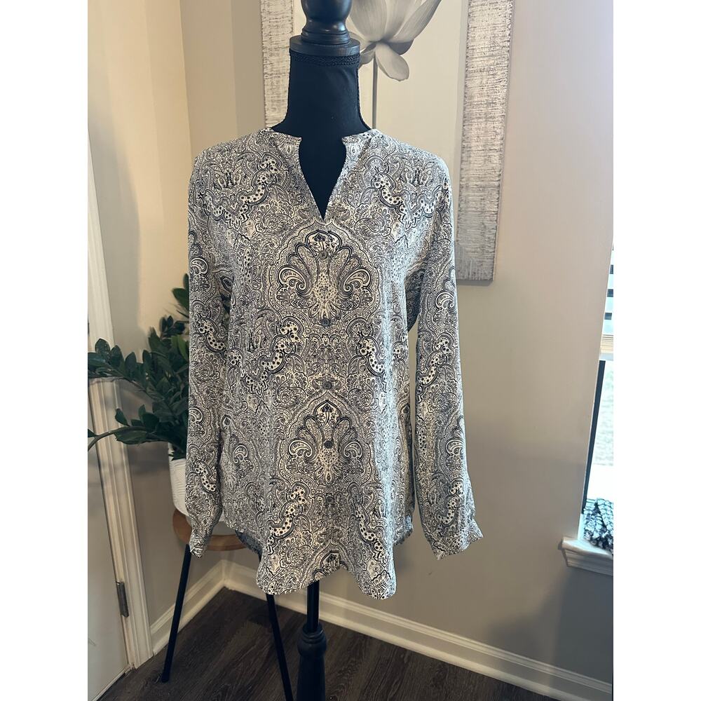 Equipment Black and White Long Sleeve Button Down Silk Blouse Sz. XS